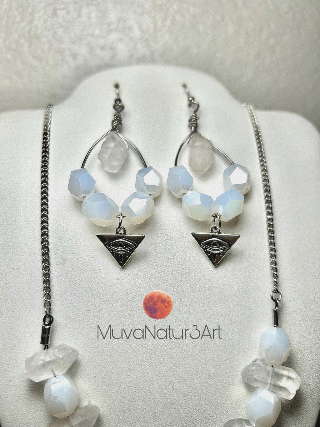 Eye of the BeeHolder