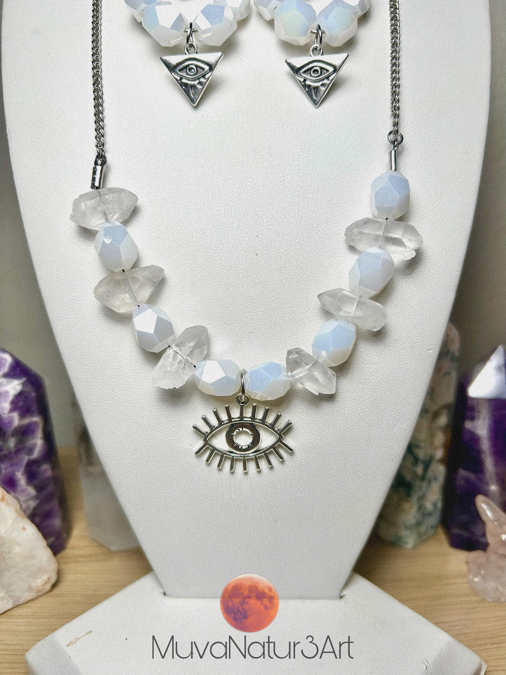 Eye of the BeeHolder